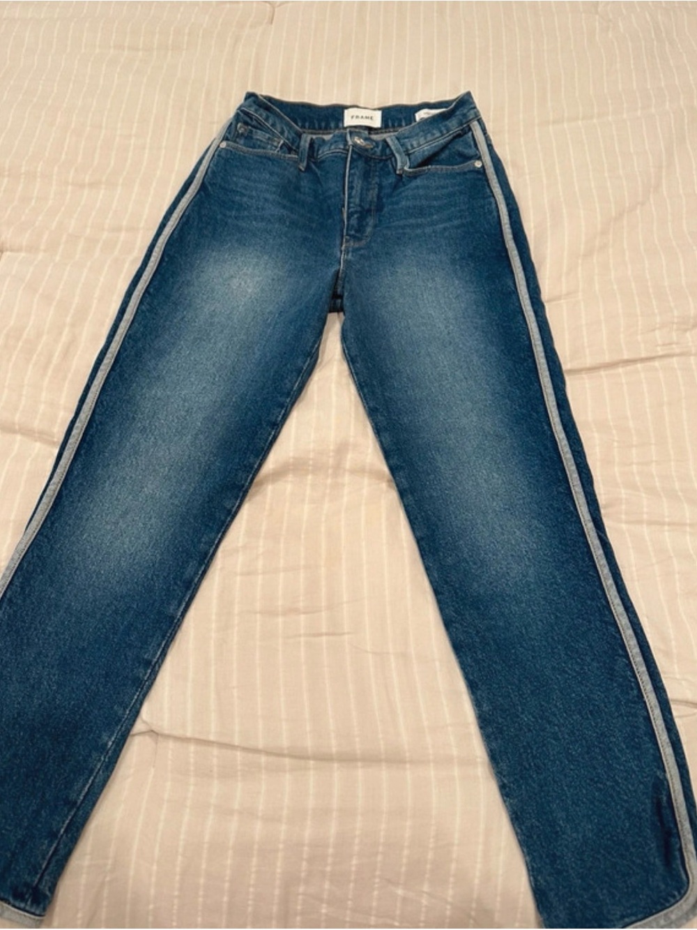 Frame Denim Le Sylvie High-Rise Medium Blue Jeans